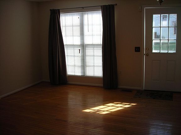 3rd image of 6552 Old Carriage Dr