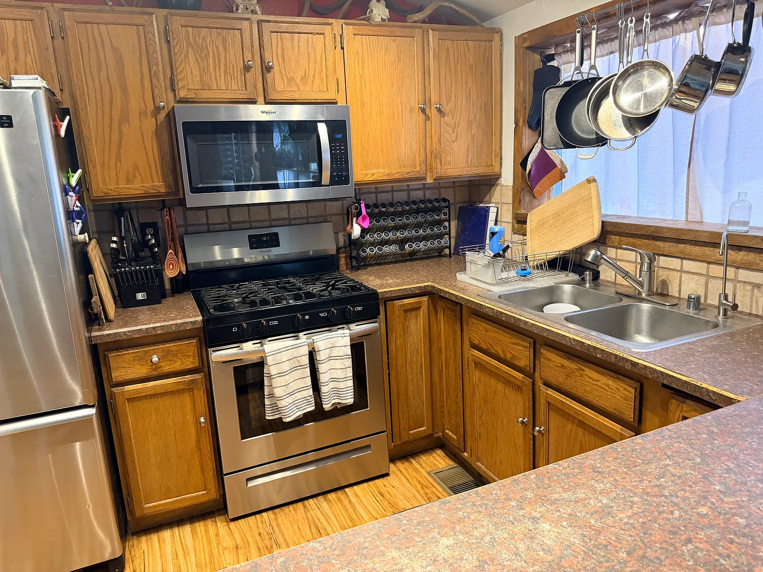 3 bed, 1856 sqft, $4,000 — Photo 3