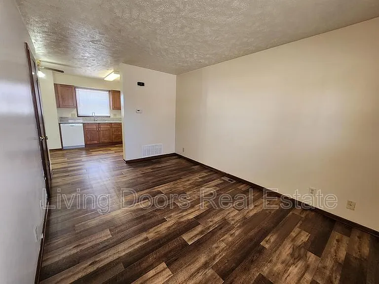 1507 David Dr — Photo 5