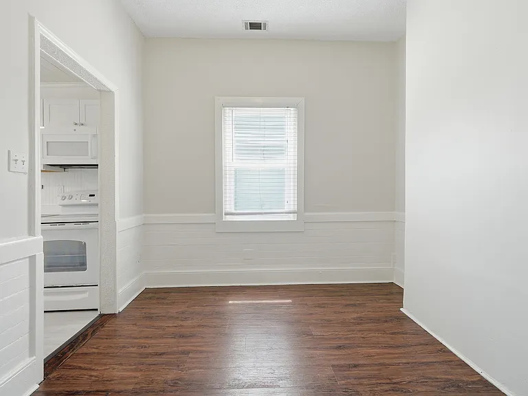 520 E Hall Ln — Photo 20
