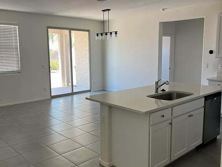 1515 W Pima Ave — Photo 12