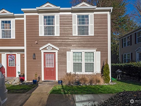 4th image of 27004 47th Avenue S #203