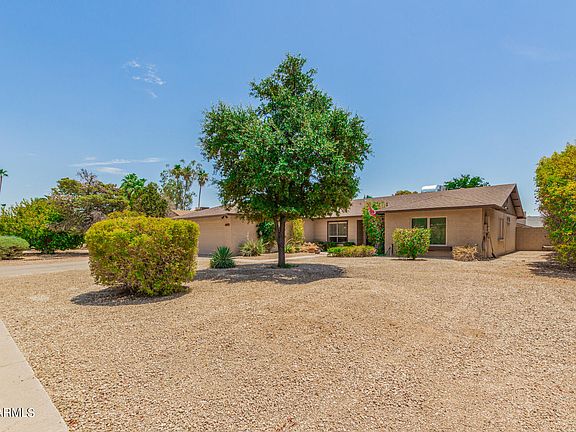3rd image of 4937 E WINDROSE Drive