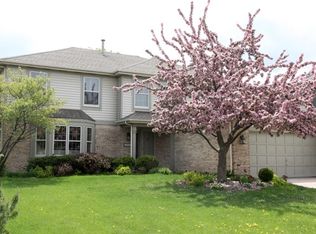 1567 W Edgewater Ln, Palatine, IL 60067