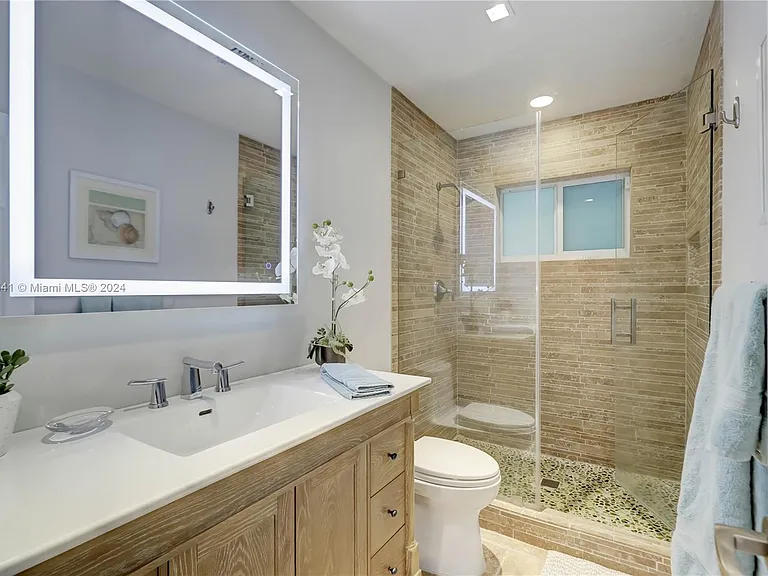309 Oak St — Photo 34