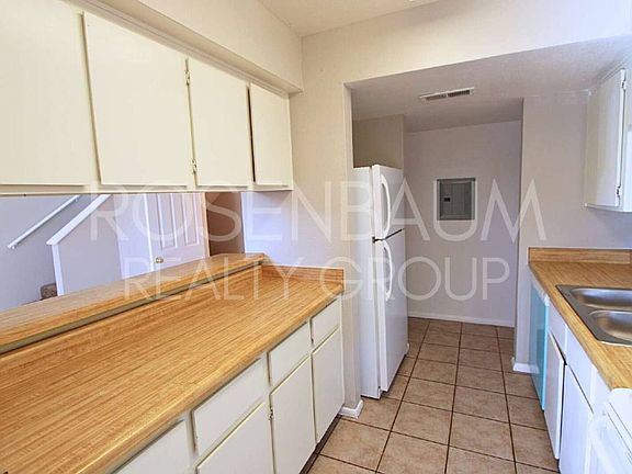 4th image of 410 E 9th Ave APT 8