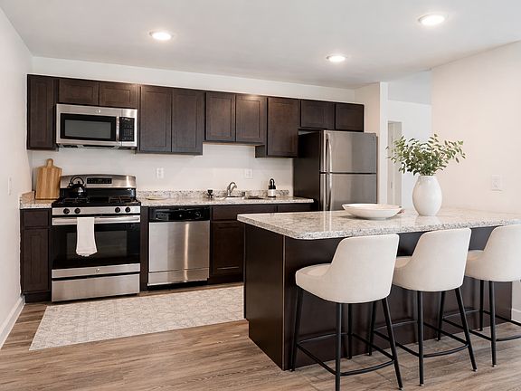 2nd image of 614 Oakland Hills Dr #602-401