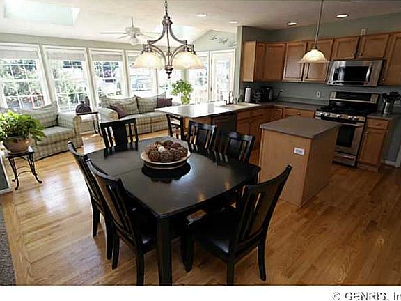 5th image of 973 Kensington Ct