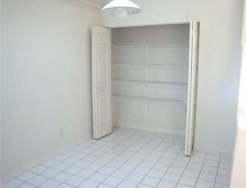 3rd image of 4164 Chesterfield Cir