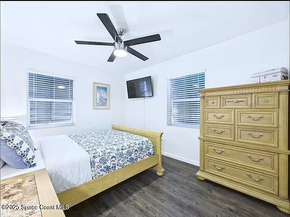 2nd image of 1747 Wavecrest St #1747