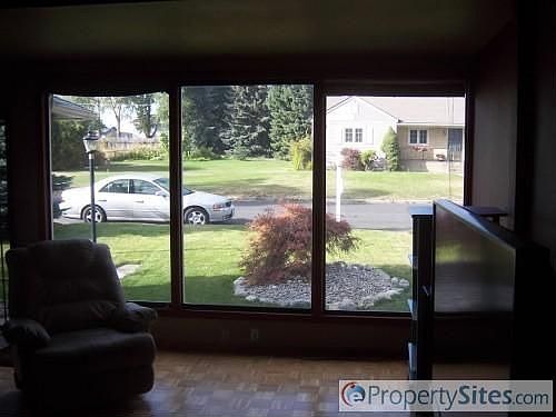 3rd image of 3310 E Bridgeport Ave