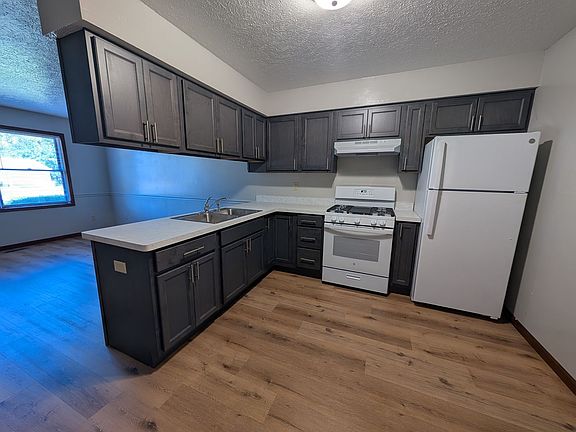 2nd image of 610 Spring Valley Dr #A