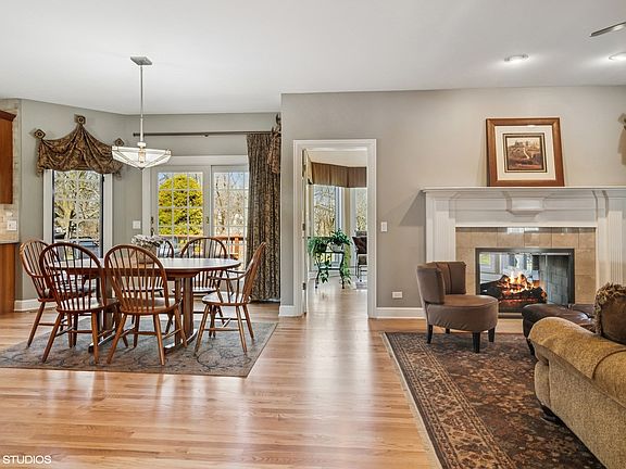 5th image of 1304 Canterbury Cir