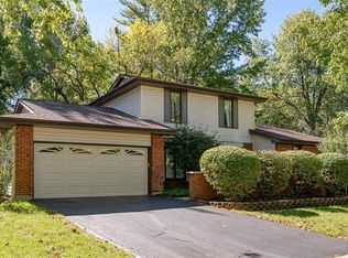 15552 Golden Ridge Ct, Chesterfield, MO 63017