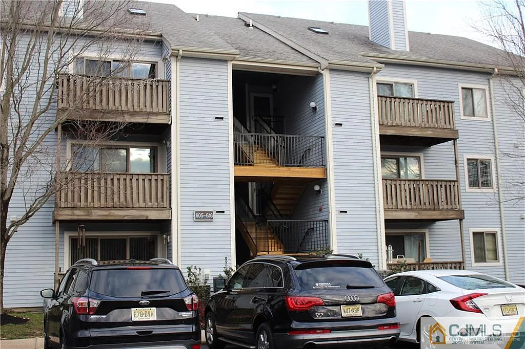 2 bed, 2.0 bath, $2,325 — Photo 1
