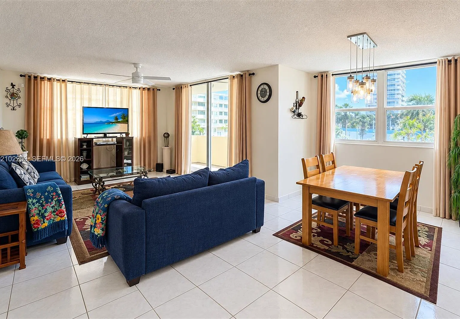 Plaza Towers North Condo — Photo 4