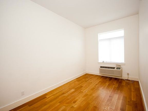 3rd image of 91 Varet St APT 02B