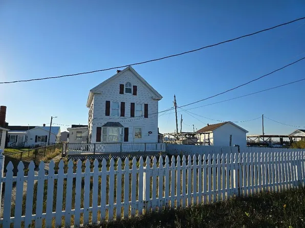 16072 Main Ridge Rd, Tangier, VA 23440