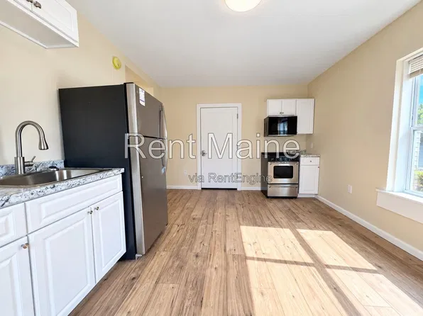 19 Western Ave, Waterville, ME