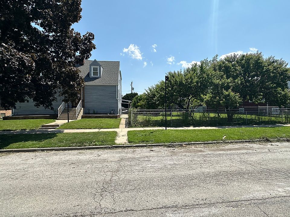 1st image of 15807 Woodbridge Ave