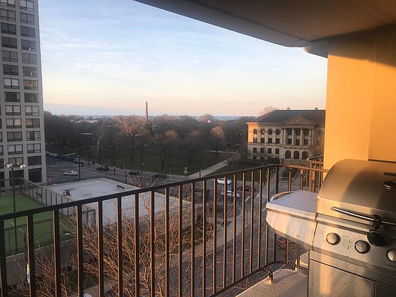 3rd image of 1960 N Lincoln Park W APT 712