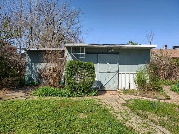 3rd image of 2312 SE Twisted Oak Dr
