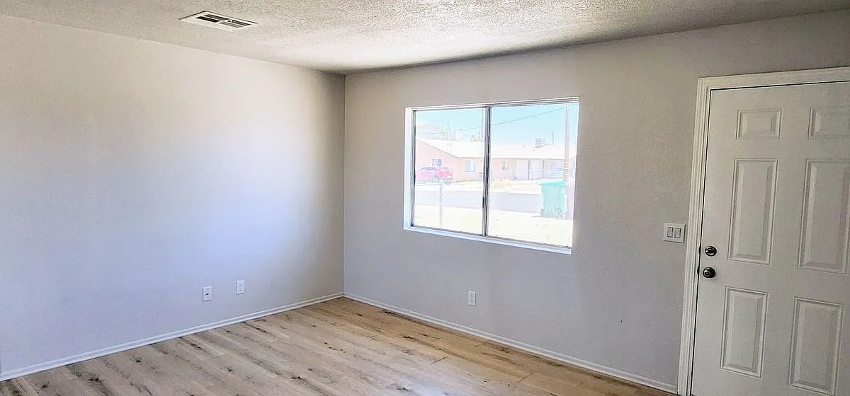 2 bed, 1.0 bath, 704 sqft, $1,500 — Photo 1