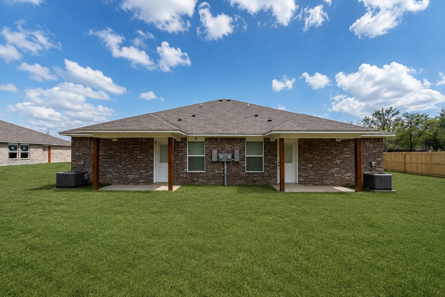 3 bed, 1025 sqft, $1,800 — Photo 3
