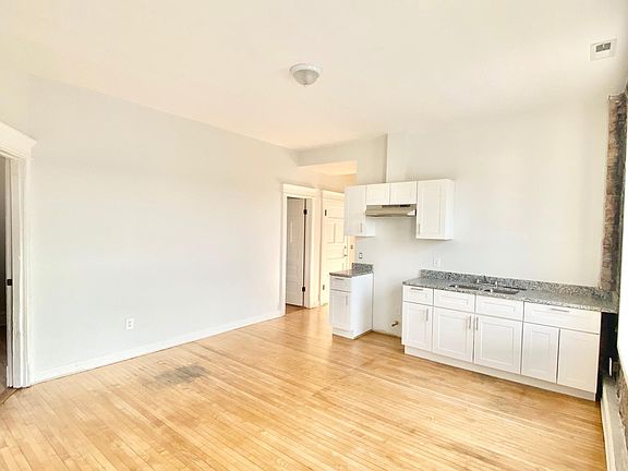 5th image of 2238 S Homan Ave #2F