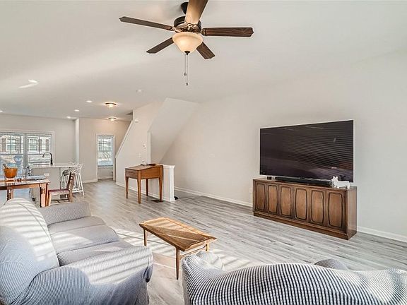 5th image of 3623 Princeton Ave