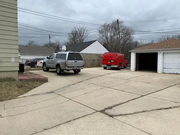 4812 W Crawford Ave #4812, Milwaukee, WI 53220