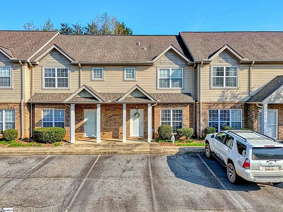 2nd image of 6 Amity Ln