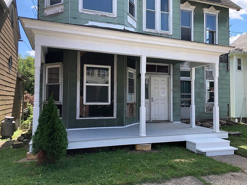 2nd image of 306 E Market St