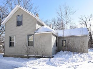 11045 N Cedarburg Rd, Mequon, WI 53092