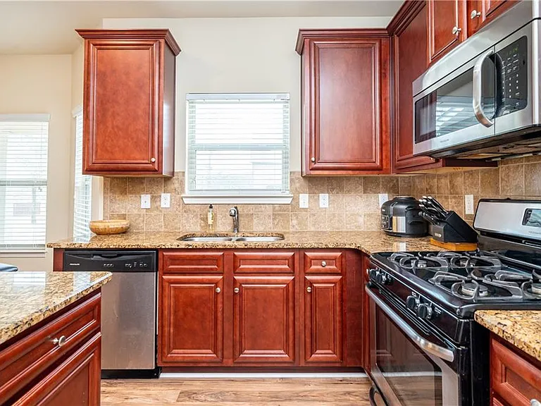 7761 Sylvaner Ln — Photo 23