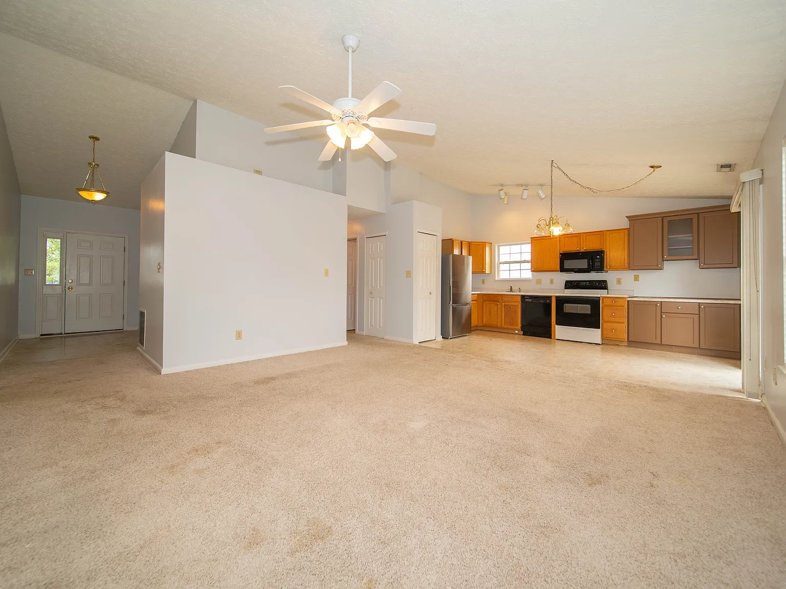 3 bed, 1228 sqft, $1,850 — Photo 4