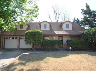 114 Bellaire Dr, Moore, OK 73160