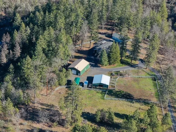 5540 Rogue River Dr, Eagle Pt, OR 97524