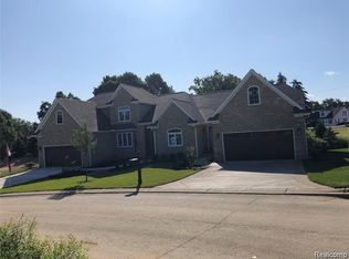 40 Fox Hollow Dr, Metamora, MI 48455