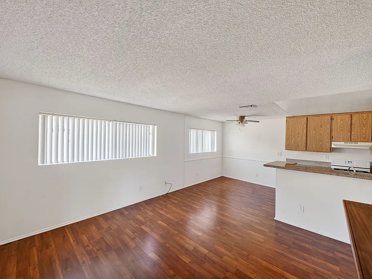 11312 Morrison St #11 — Photo 15