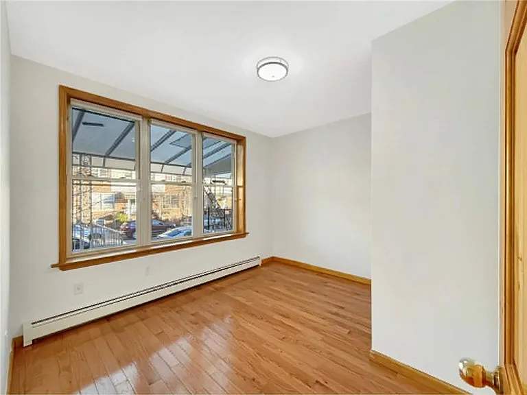 2532 E 26th St #1 — Photo 3