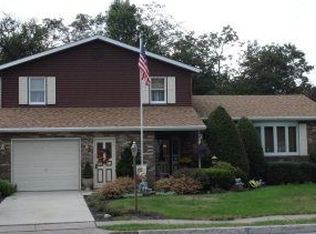 5708 Meadowbrook Dr, Harrisburg, PA 17112