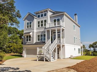10530 Coast Guard Rd, Emerald Isle, NC 28594