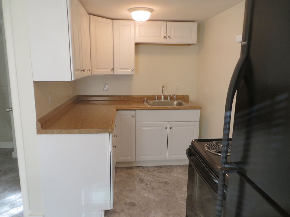 1st image of 31 Temple St #31R