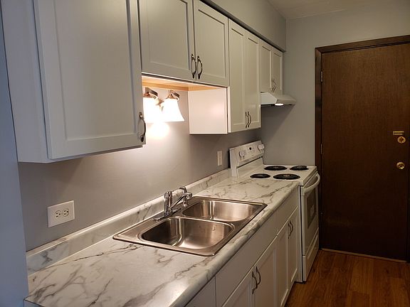5th image of 17514 Sandalwood Dr APT 203