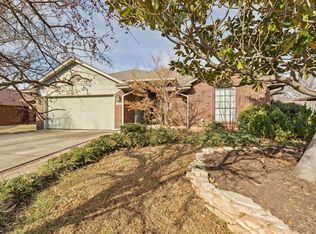 717 Gyrfalcon Dr, Norman, OK 73072