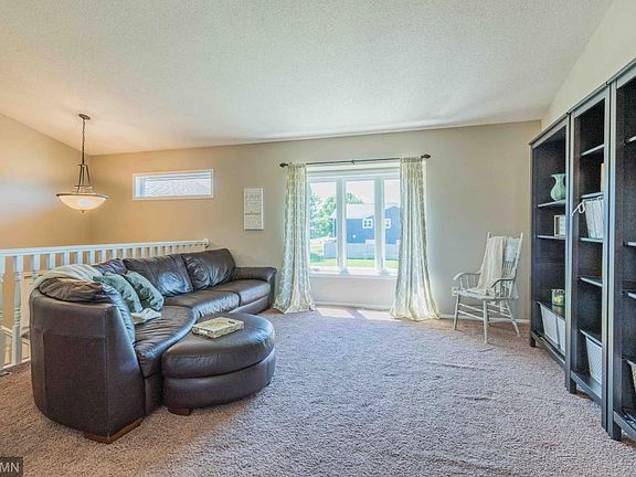 5th image of 5806 88th Cres N