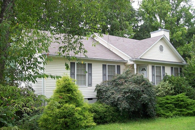 1st image of 211 Richmond Dr