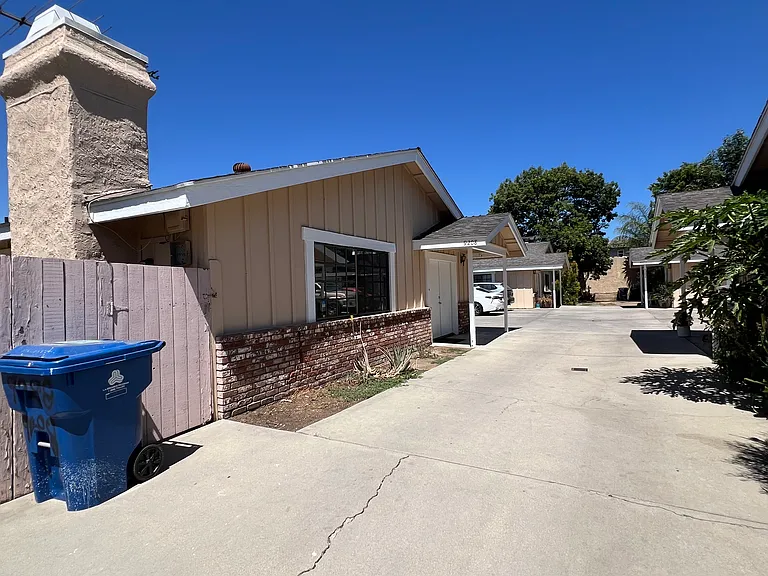 9208 Langdon Ave — Photo 39
