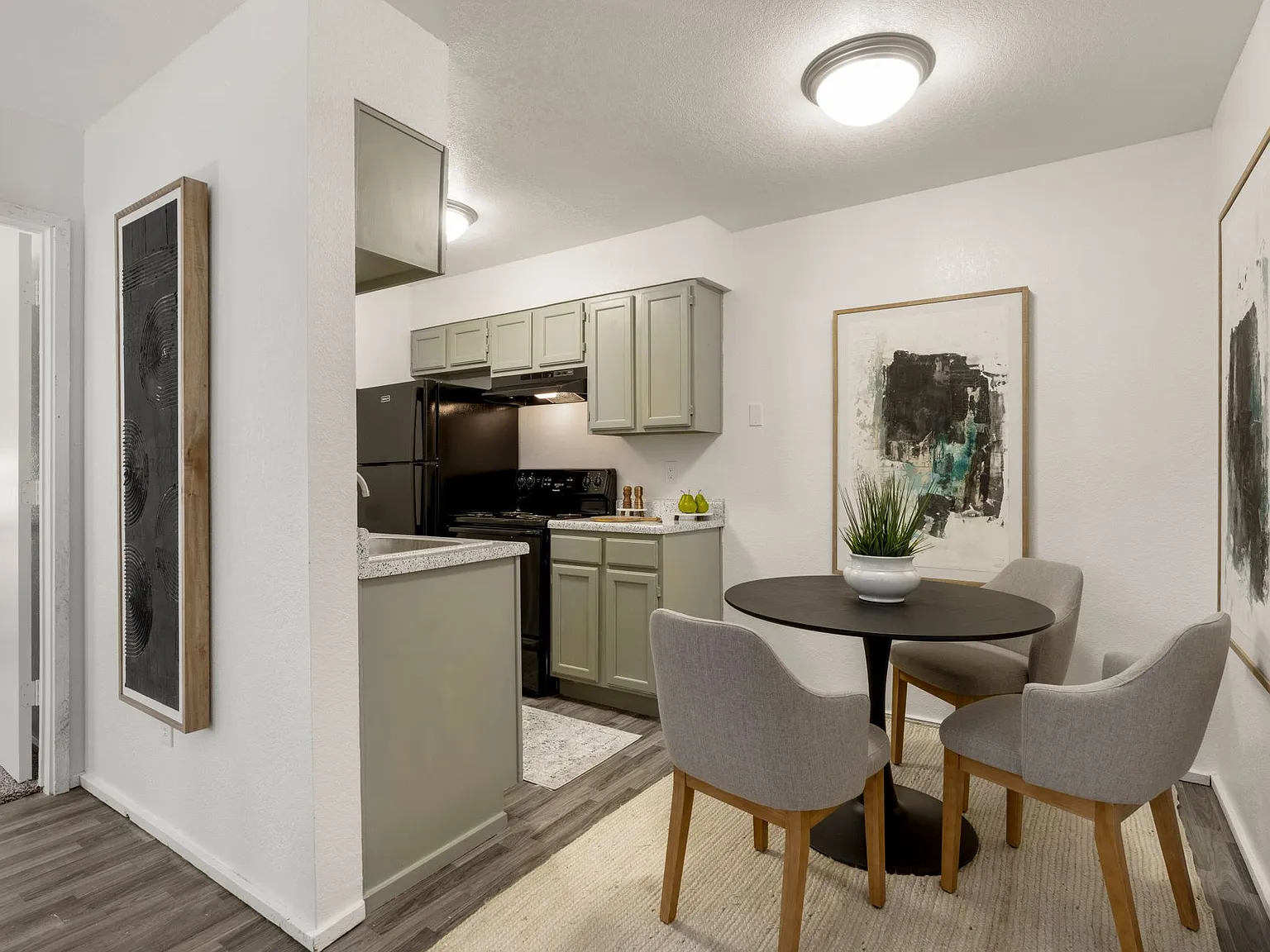 Hampton Woods - $250 Off Move-In Costs! — Photo 3